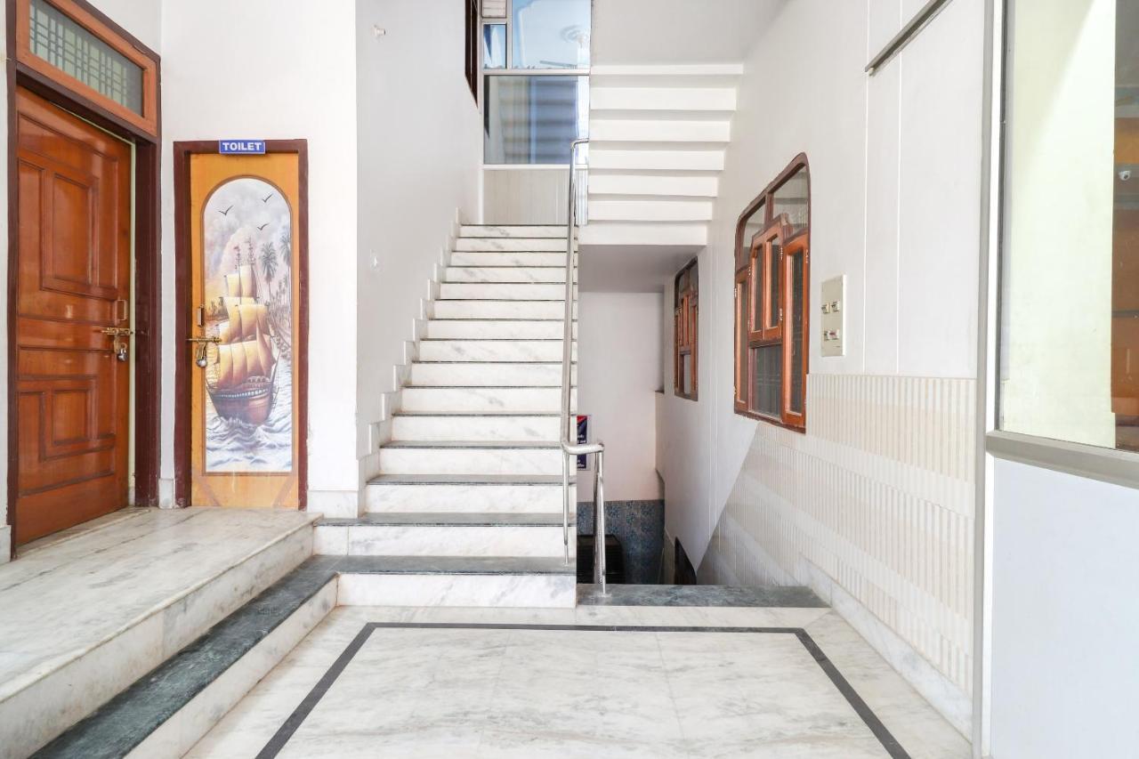 Отель Spot On 70311 Rangoli Palace Лакхнау Экстерьер фото