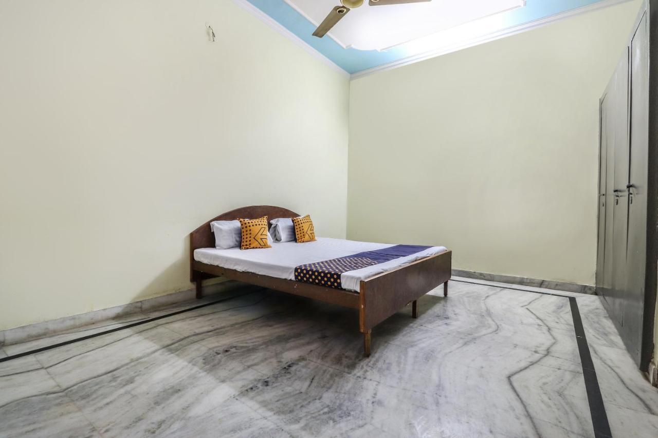 Отель Spot On 70311 Rangoli Palace Лакхнау Экстерьер фото